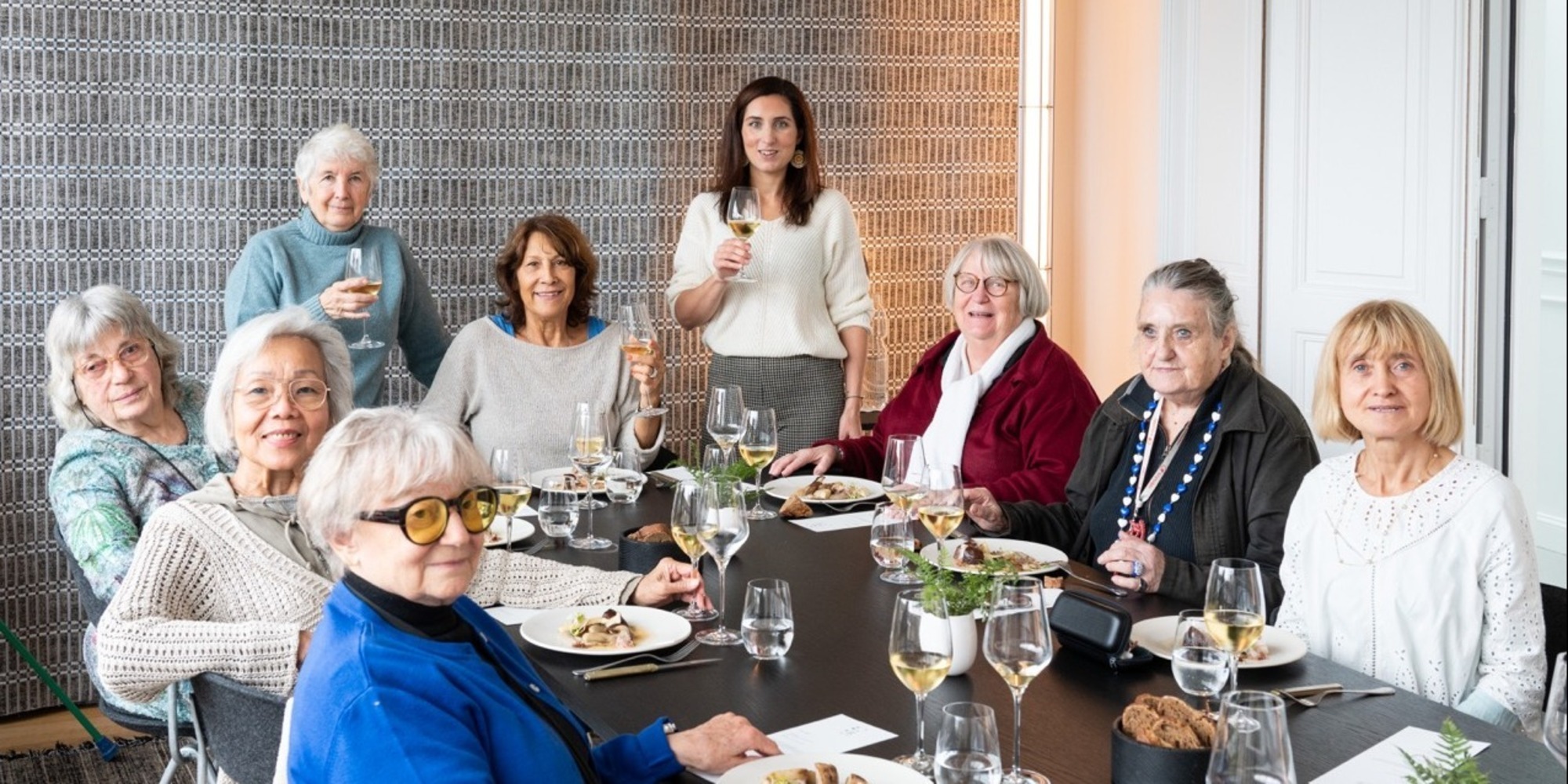 Restaurant meals for isolated seniors